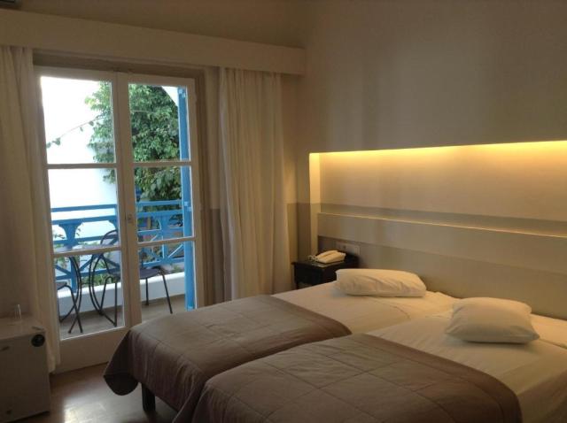 Kamari Beach Hotel