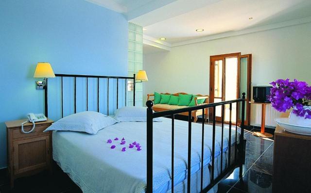 Theoxenia Hotel