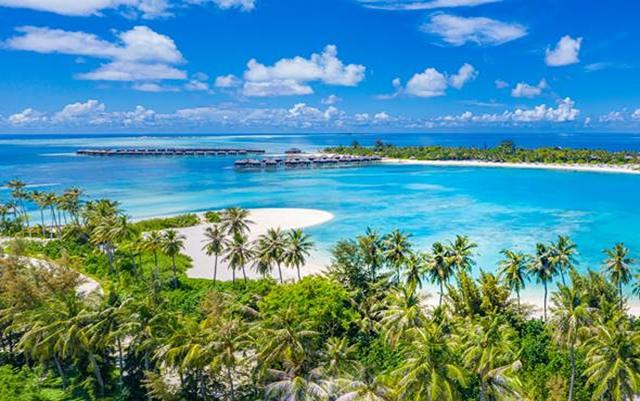 Olhuveli Beach & Spa Resort
