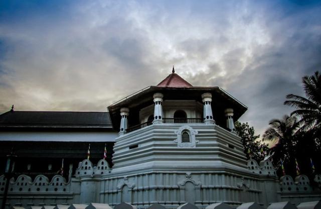 Srí Lanka körút  üdülés a Goldi Sands Hotel-ben