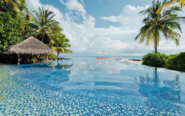 Kuramathi Island Resort