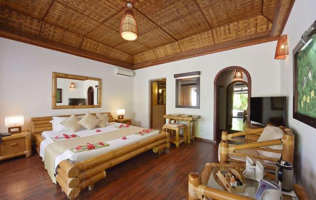Angaga Island Resort