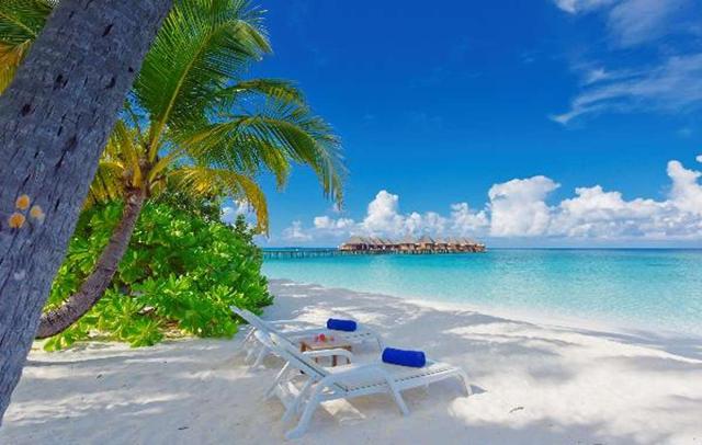 Angaga Island Resort