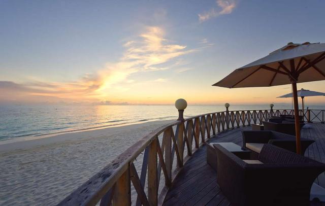Angaga Island Resort