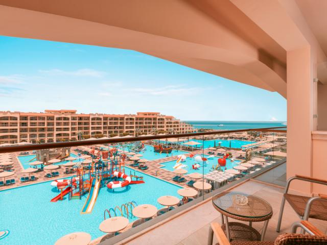  Pickalbatros Albatros White Beach 