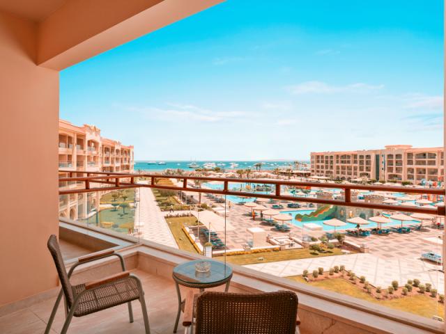  Pickalbatros Albatros White Beach 