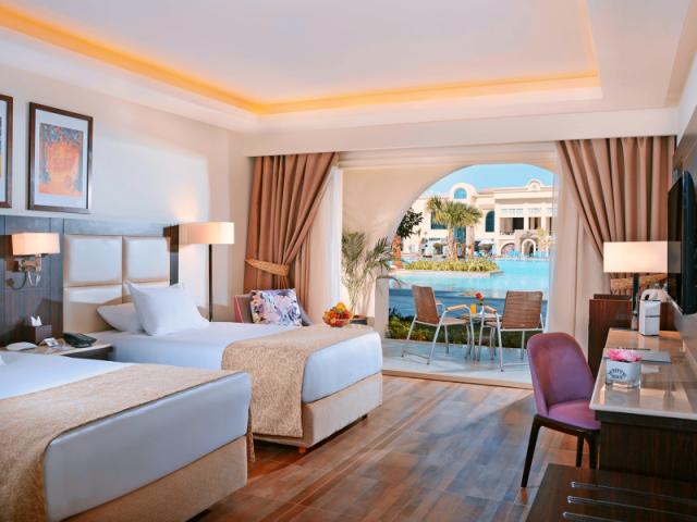  Pickalbatros Albatros White Beach 