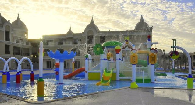 Titanic Royal Resort