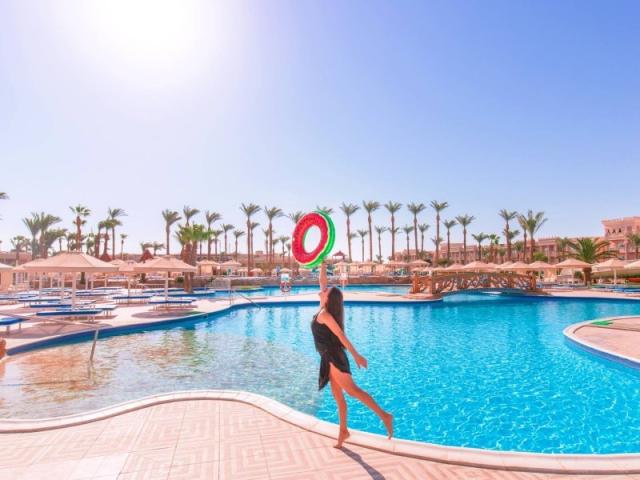 Beach Albatros Resort