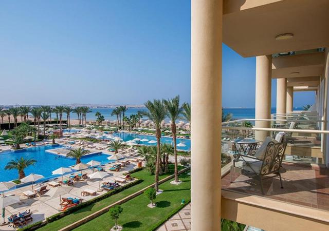 Premier Le Reve Hotel