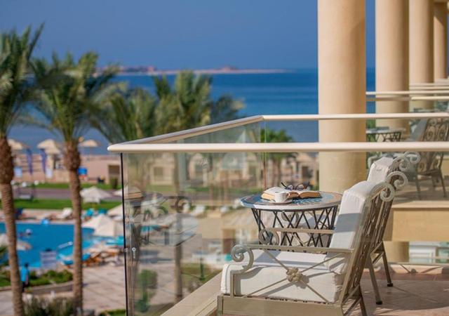 Premier Le Reve Hotel