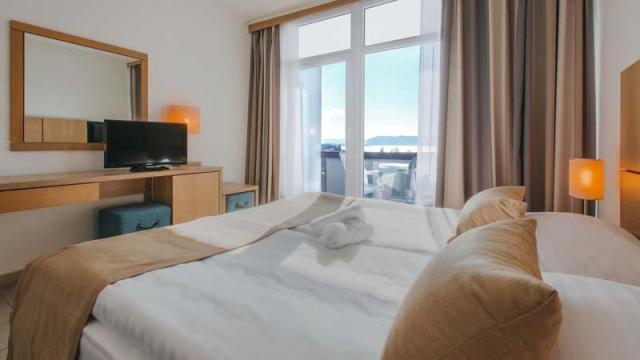 Comfort sea view balcony (2).jpg