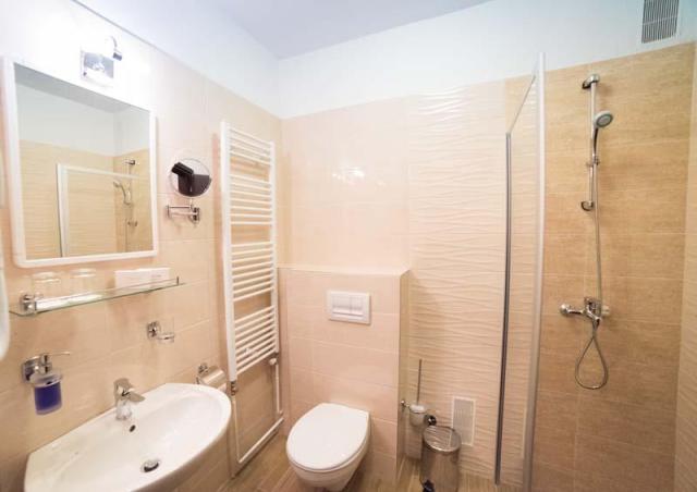 Bathroom_hotel Omorika (4).jpg