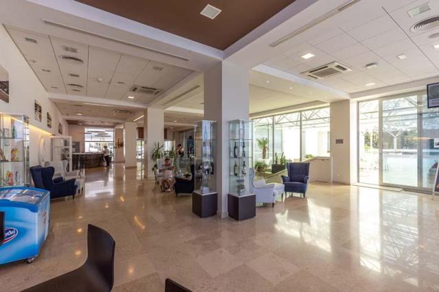 Lobby_hotel Omorika (5).jpg