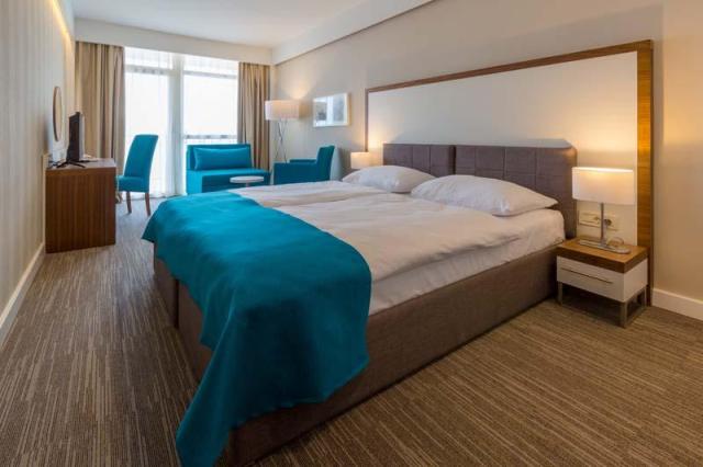 Superior Double or Twin Room with Sea View and Balcony.jpg