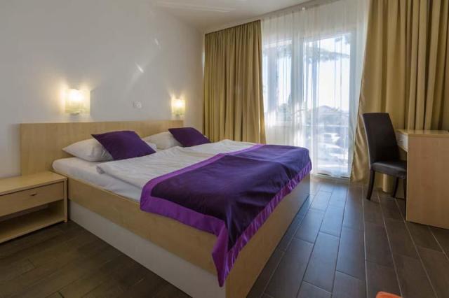 H.Slaven_Superior Double Room Sea Side, balcony.jpg