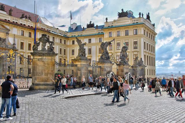 Száztornyú Prága