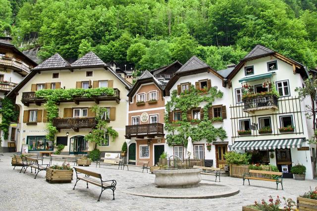 A mesebeli Hallstatt és Salzburg
