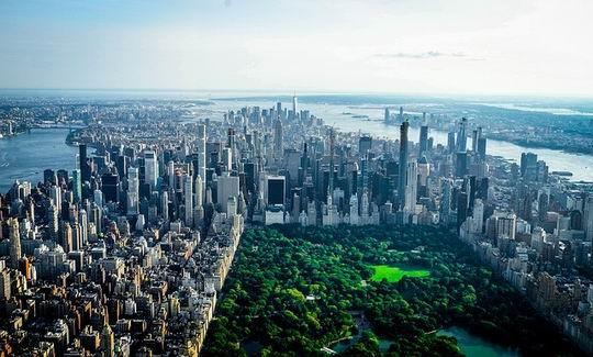 Az USA és Kanada nagyvárosaival és a Niagara-vízeséssel