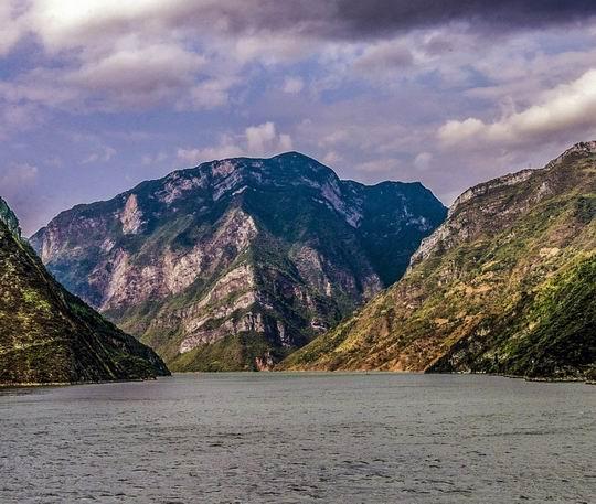 Chongqing – Jangce – Yichang – Kunming – Lijiang – Shangri-La