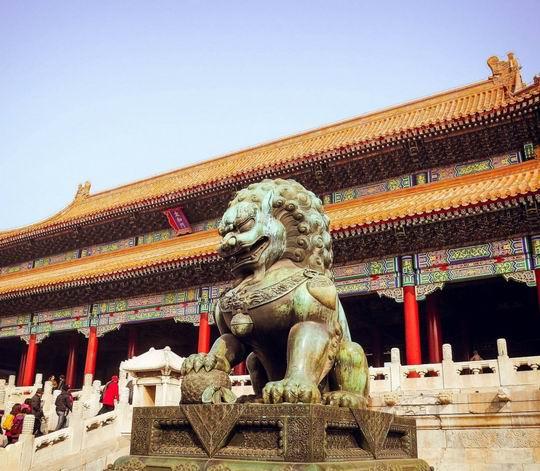 Peking – Shanghai – Suzhou – Xian – Guilin – Kanton (pandalátogatással az állatkertben) – Hong Kong – Makaó