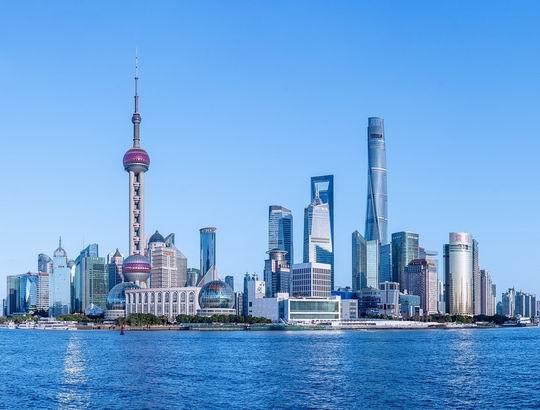 Peking – Shanghai – Suzhou – Xian – Guilin – Kanton (pandalátogatással az állatkertben) – Hong Kong – Makaó