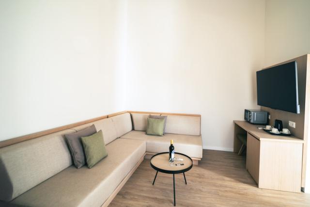 Hl Miraflor Suites