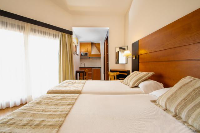 Hl Miraflor Suites