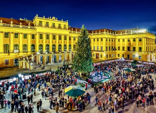 Adventi vásár Bécsben és a Schönbrunni-kastélynál