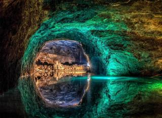 Kalandok a Seegrotte tavas barlangban és a Schönbrunni Állatkertben