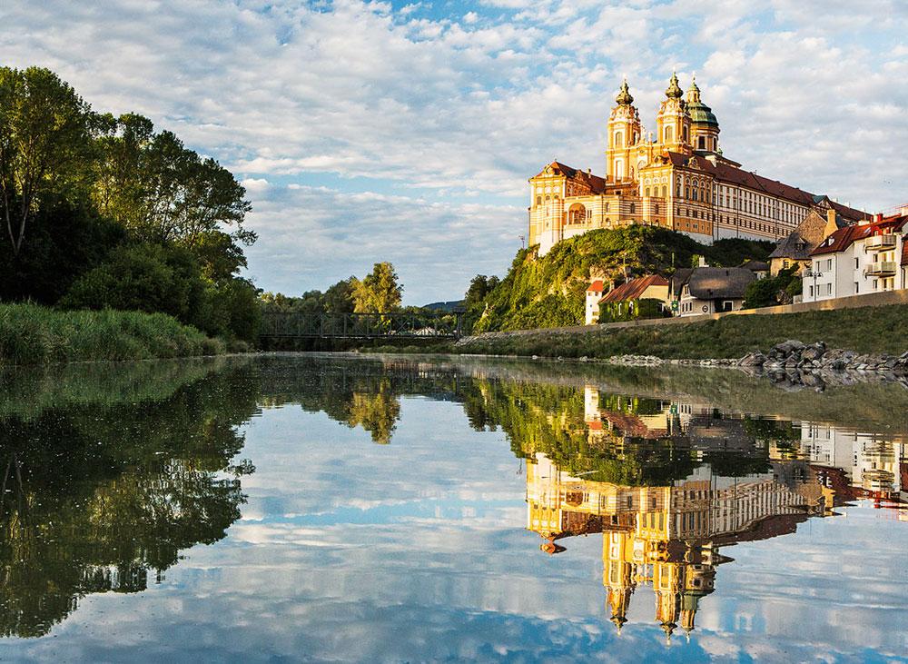 Osztrák Dunakanyar sétahajókázással – Melki-apátság, Wachau, Krems