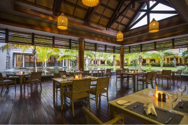 Crystals Beach Resort Belle Mare