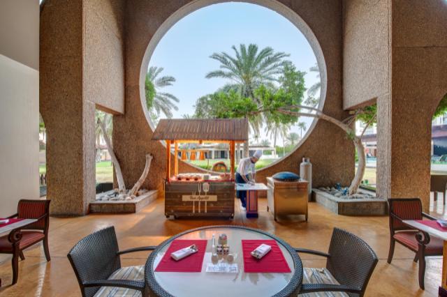 intercontinental-muscat-7618886579-3x2