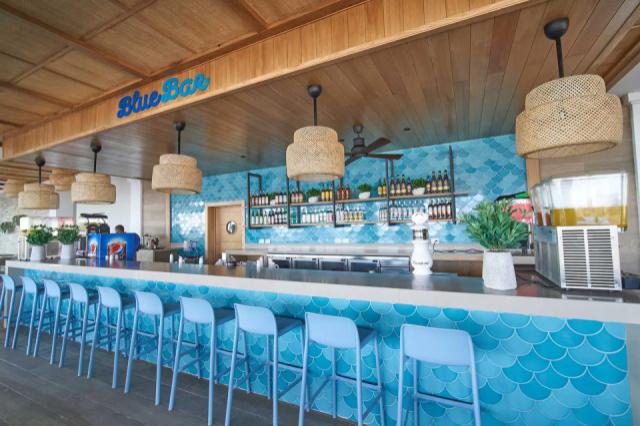 Bahia Principe Grand Punta Cana-las-olas-beach-bar