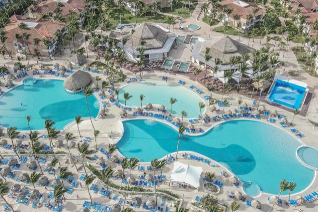 Bahia Principe Grand Punta Cana-piscinaolas2