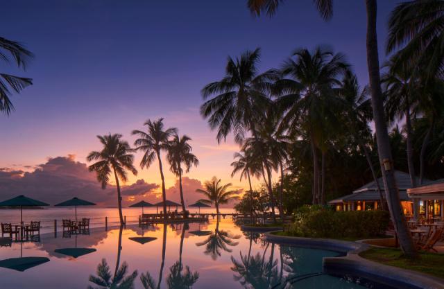 Royal Island - Main Pool - Evening - 4K