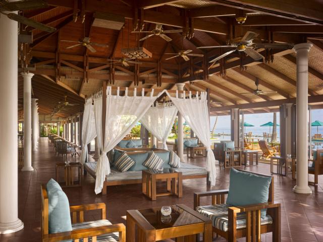Royal Island - Main Bar - Seating - 4K