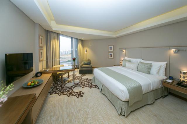 Grand_Millennium_Muscat_Club_Room_R
