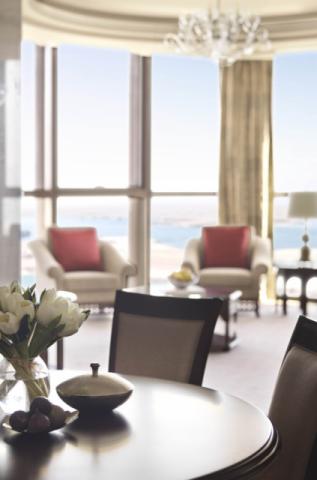 Executive_Suite_Dining_Detail_0007_R