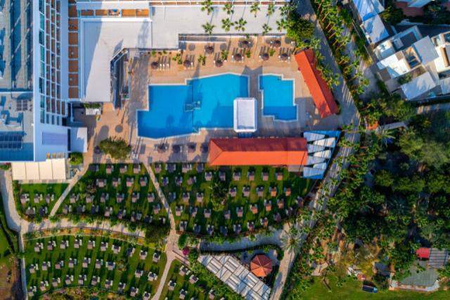 Cavo-Maris-Pool-View-2