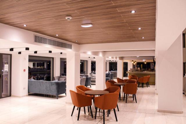 Pierre Anne Beach Hotel_lobby
