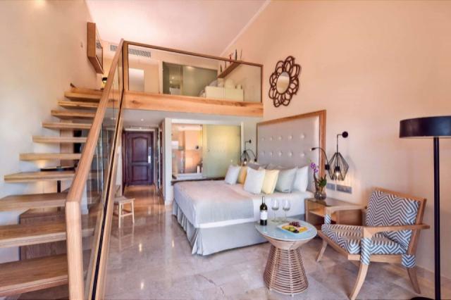 Loft Suite- beachfront