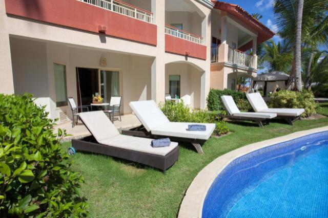 Elegance-Club-Majestic-Jr-Suite-terrace-pool