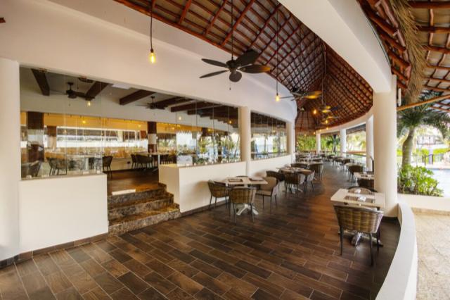 restaurant-chulavista-at-the-reef-playacar-in-playa-del-carmen-