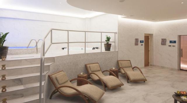 Centara SPA Pool 1