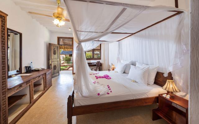 diamonds_mapenzi_beach_gallery_31