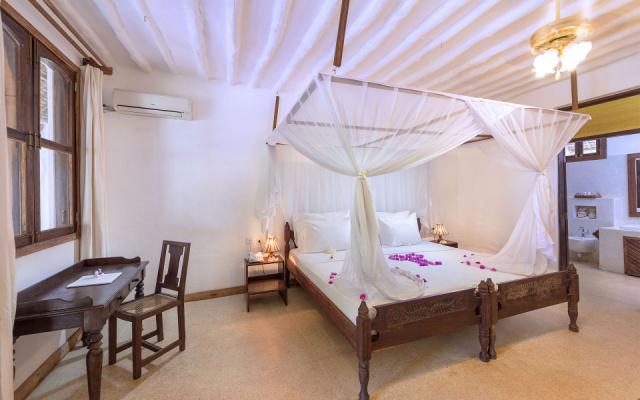 diamonds_mapenzi_beach_gallery_30