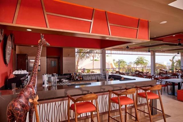 RIU Jumbo-bar2