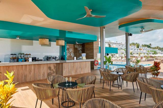 RIU Jumbo-bar4