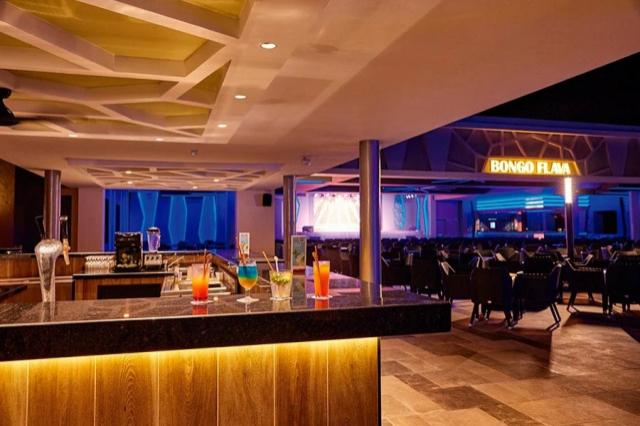 RIU Jumbo-bar7